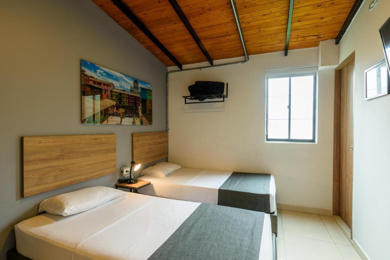 Med La Palma Hotel Medellín Buitenkant foto